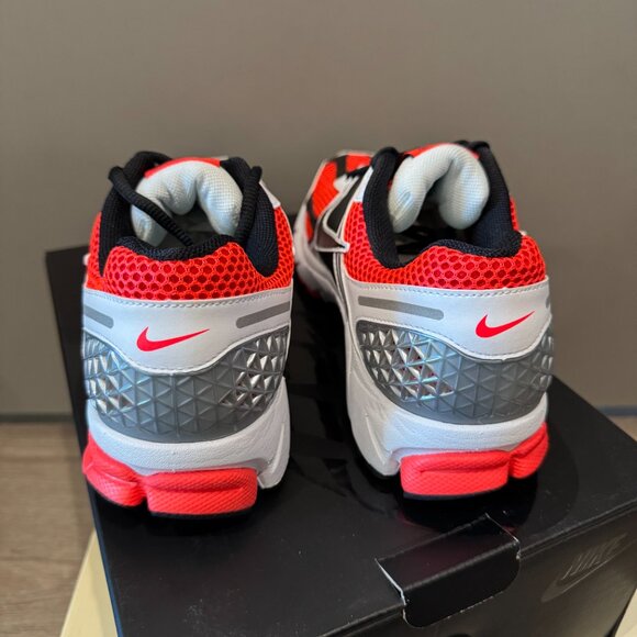NIKE Zoom Vomero 5 SE Bright Crimson / Black - NIB sz 8.5